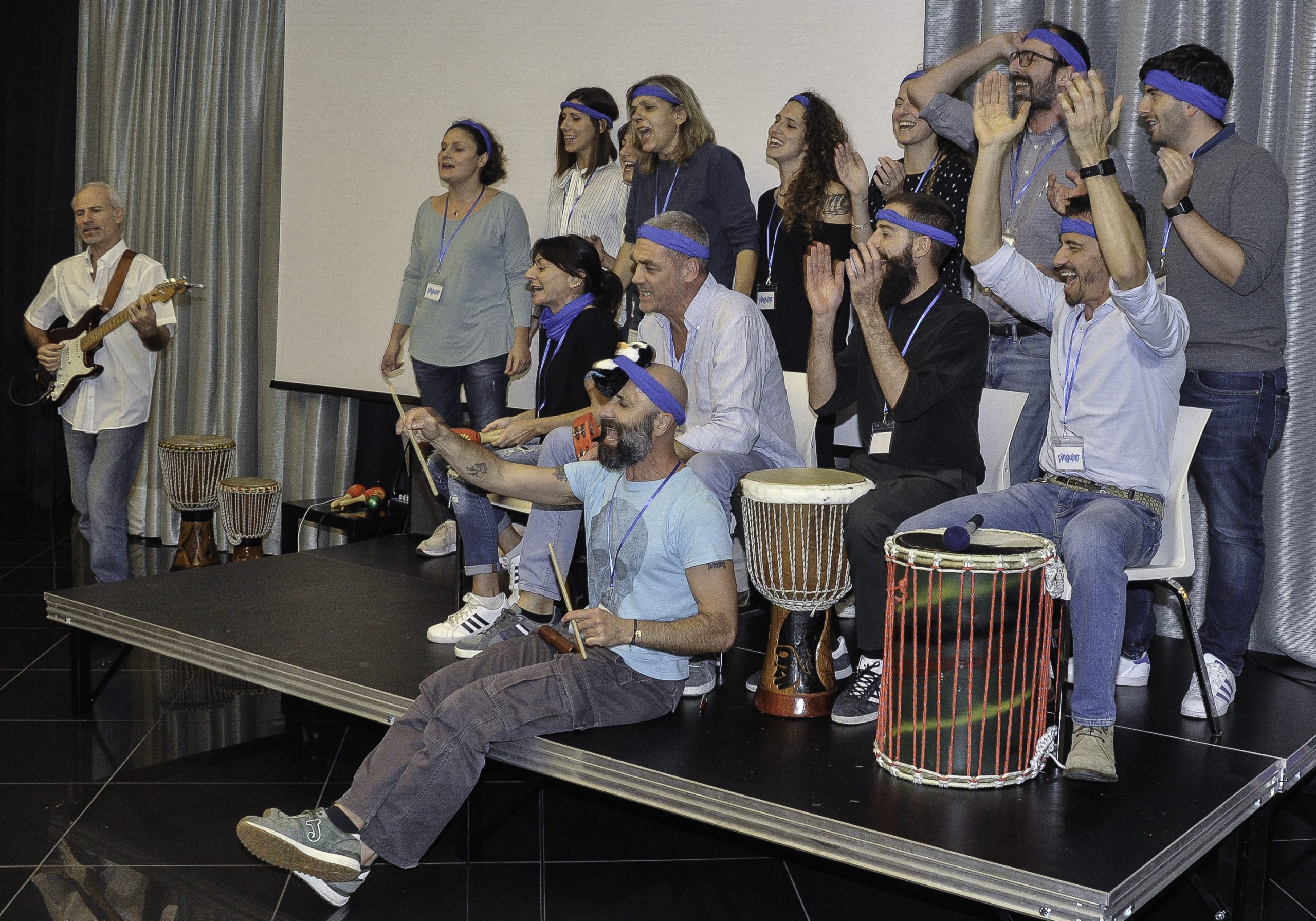 team building lago di garda drum circle jingle d'autore canto teambuilding incentive garda desenzano bardolino peschiera sirmione lazise