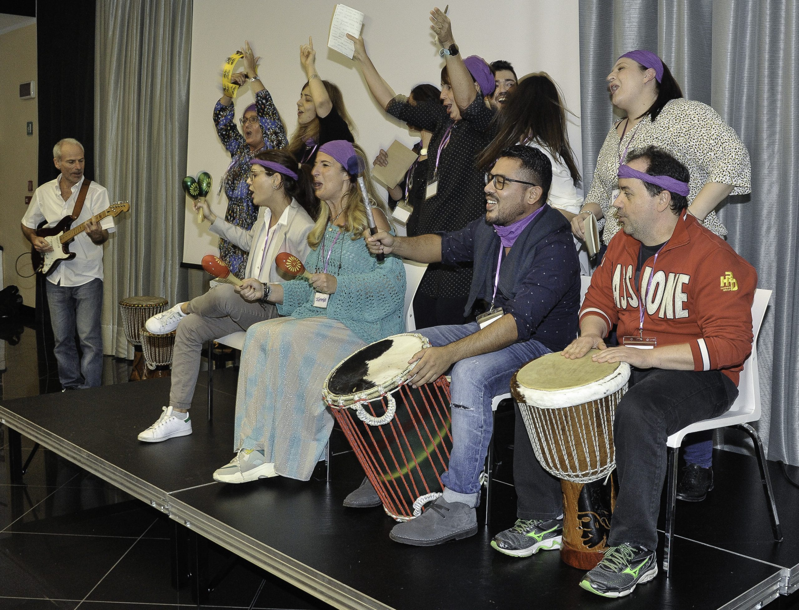 team building lago di garda drum circle jingle d'autore canto teambuilding incentive garda desenzano bardolino peschiera sirmione lazise