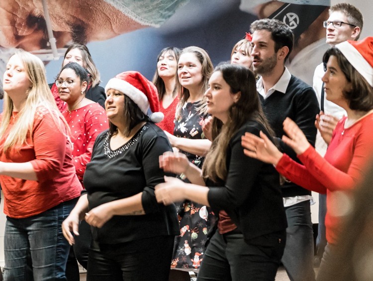 team building natale canto musica voce jingle coro onebeat team building musica cena