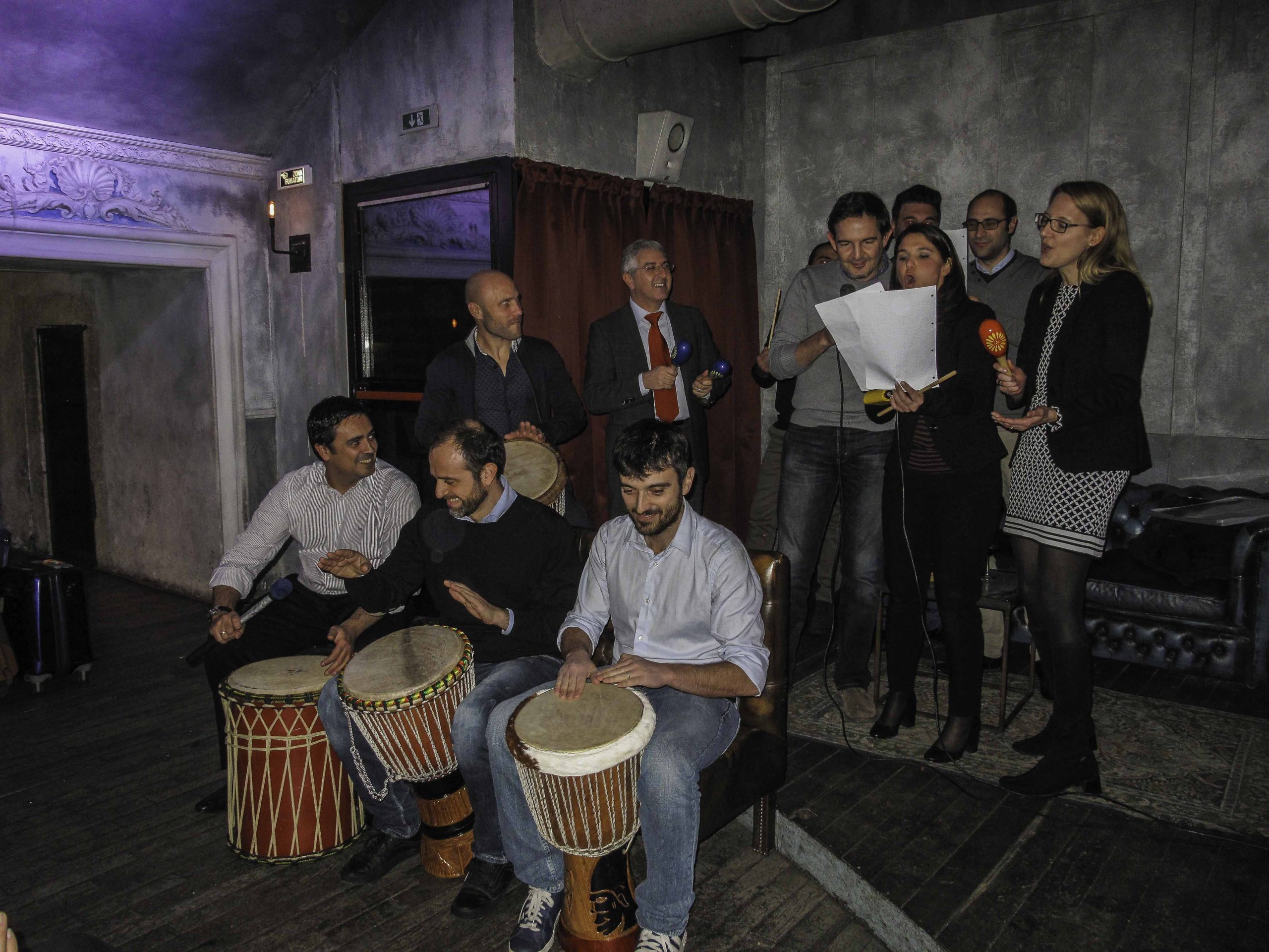 team building roma drum circle musica onebeat ritmo jingle